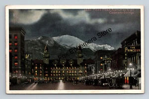 Postkarte Pike's Peak Avenue bei Nacht Colorado Springs Colorado - Bild 1 von 2