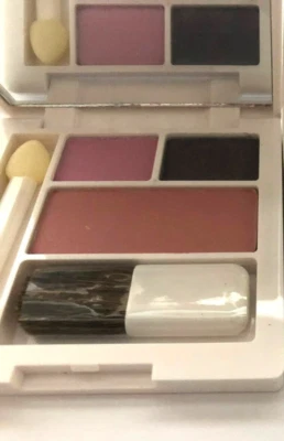 Clinique all about Shadow Duo(Grey matters+15)+Blusher (01 New Clover+14) - Image 1 of 2