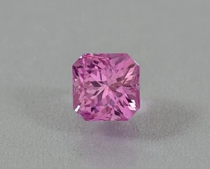 Rosa Saphir. Labor erstellt. Quadratischer Prinzessschliff. 10,30 mm. x 7,10 cts. Super - Bild 1 von 4