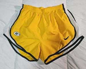 Green Bay Packers Nike Women Running Shorts Dri-Fit Size Medium NFL - Picture 1 of 4