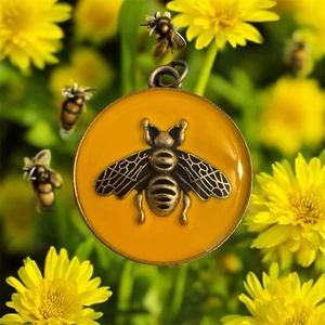 GUCCI BEE Zipper Pull Button Charm 30mm - Picture 1 of 3
