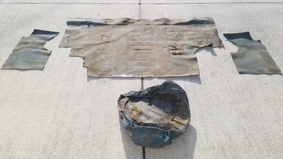 Cubierta de repuesto para maletero Pontiac Grand Prix y Bonneville 1963 Foto 1 de 4