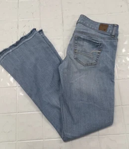 Women’s American Eagle Sz 4 Artist Distressed Jeans Short Stretch Raveled Hem - Picture 1 of 8