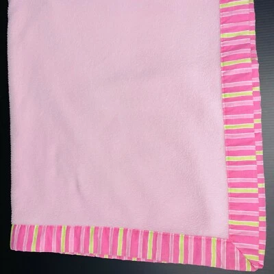 Manta Bebé Sumersault Rosa con Borde a Rayas Rosa y Verde Seguridad Lovey  Foto 1 de 3