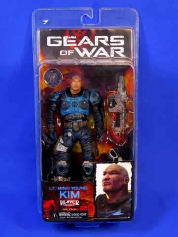 GEARS OF WAR LT. MINH YOUNG TOYS R US EXCLUSIVE 2010 NECA Cover