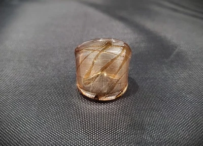 Precioso anillo brillante de vidrio soplado a mano marrón dorado con lámina de plata talla 8 Foto 1 de 4