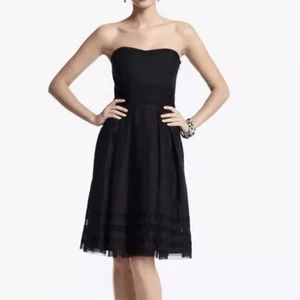 White House Black Market WHBM schwarzes trägerloses Kleid Fit & Flare Gr. 6 Taschen - Bild 1 von 13