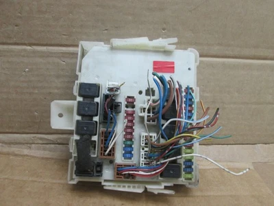 06 07 08 09 Bloque relé caja fusibles motor Nissan Armada QX56 2007-2009 284b6ze00c Foto 1 de 4