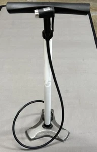 Bontrager Dual Charger Floor Pump Presta And Schrader Air Valve For Bicycles - Picture 1 of 4