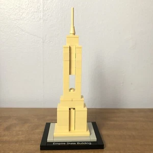 LEGO ARCHITECTURE Empire State Building 21002 NO BOX, INCOMPLETE (91% Complete) - Picture 1 of 2