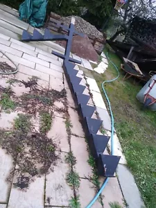 Treppen Gestell in Eisen / Stahl schwarz lackiert Stufen Holz Eiche Buche innen - Bild 1 von 7