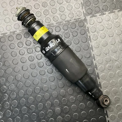 Ensaio de apoio de suspensão traseira esquerda 2011-2017 Infiniti QX80 fabricante de equipamento original - Imagem 1 de 4