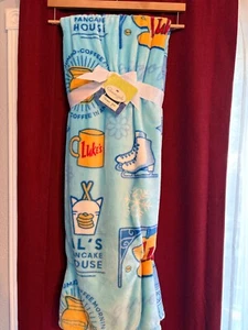 Gilmore Girls Blanket Winter Christmas 60"x70" Throw - Picture 1 of 1