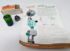 VINTAGE Minicam Auto Camera flash Slave Unit "Sync-Slaver", Untested, w/ Manual - Picture 1 of 4