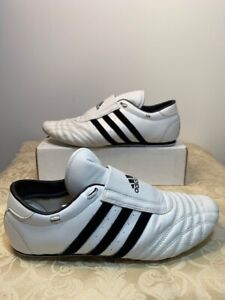 Adidas Mens Exercise Taekwondo Leather Sneaker Athletic Shoes Sz 10 Black/White
