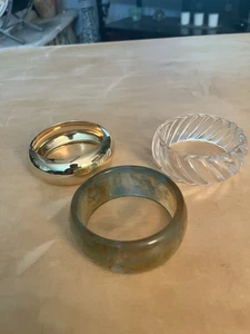 Vintage Lucite & Acryl Armreif Armband Lot marmoriert grün klar gedreht Gold zu - Bild 1 von 10