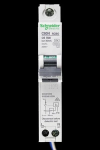 SCHNEIDER 6 AMP CURVE C 10kA 30mA RCBO TYPE AC C60HC6R30 26857 - Picture 1 of 6