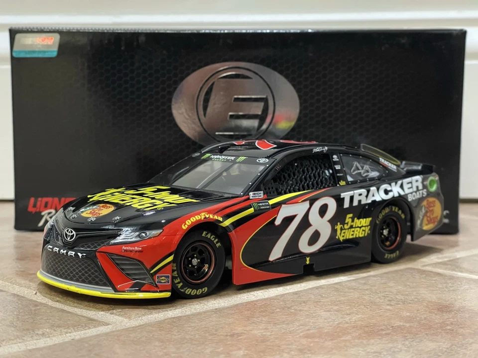 Martin Truex Jr 2018 5 horas Energy Bass Pro Shops Toyota Camry NASCAR ELITE 1/24 Foto 1 de 4