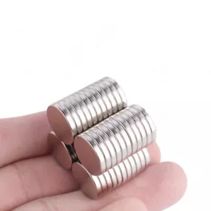 All'ingrosso magneti rotondi al neodimio terre rare forti 14 mm x 2 mm N50 14 x 2 - Foto 1 di 3