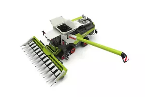 CLAAS LEXION 6900 TT 1:32 Scale Combine with CORIO 1275 C CONSPEED Corn Head - Picture 1 of 9