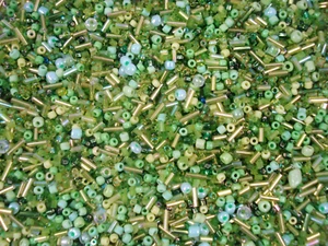 Seed/Bugle Bead Mix 100g Asst Greens/Lime DIY Jewelry Fashion - Picture 1 of 2