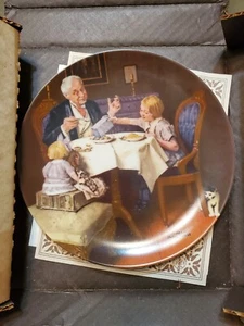 Knowles Norman Rockwell Collector Plate "The Gourmet" with COA and Original Box - Picture 1 of 3