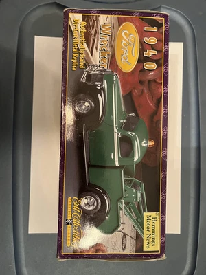 ERTL Collectibles Hemmings Motor News 1940 Ford Wrecker DieCast Metal Replica GR - Image 1 of 4