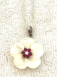 .99¢ AUCTIONS! Sterling Silver PEARL PETAL GARNET Flower Pendant Necklace 7.65g - Picture 1 of 6