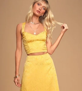 Nuevo con etiquetas Top de pérgola Ali & Jay talla pequeña amarillo recortado estampado de hojas en relieve - Imagen 1 de 7