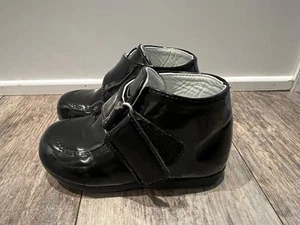 JOSMO Toddler Girl’s Black Patent Classic Dress Shoes Sz 6, Hook and Loop Strap - Picture 1 of 8