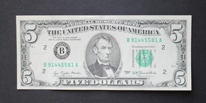 1977  $5 New York Federal Reserve Note/F-1974B/uncirculated/FREE SHIPPING! - Picture 1 of 8