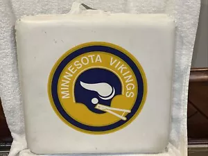 VINTAGE & RARE 1970's Minnesota Vikings Seat Cushion, Tony Oliva Autographed! - Picture 1 of 5