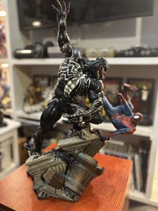 Maqueta Sideshow Spider-Man Vs Venom edición regular - Imagen 1 de 16