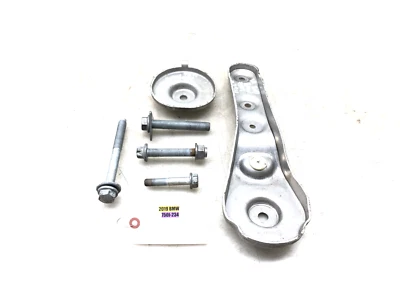 2016-2022 BMW 750i G12 XDRIVE REAR SUBFRAME HARDWARE BOLTS BRACKETS MOUNTS OEM - Image 1 of 4