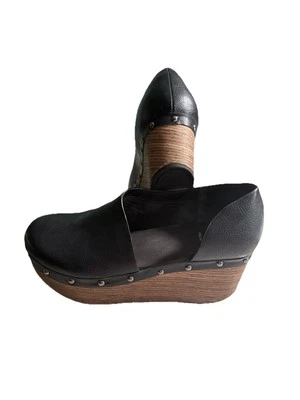 Sapatos anabela femininos biqueira fechada caixa amarela tamanho 7 1/2. Compatível com More Like An 8 - Imagem 1 de 4