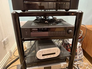 Meridian G91 CD/DVD player And Surround amp - Picture 1 of 2