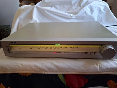 AKAI Stereo Tuner AT-K02. Ausgezeichneter und voll funktionsfähiger Zustand - Bild 1 von 4