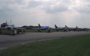 35mm Aircraft Slide Hunter line-up of the Blue Herons at Mildenhall in 1980 - Foto 1 di 1