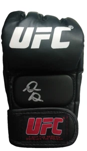 Guante Derek Brunson UFC firmado/autografiado con certificado de autenticidad Beckett - Imagen 1 de 5