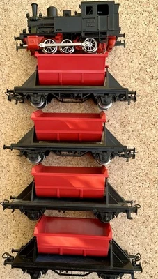 Märklin HO Kleine Dampflokomotive. Mit Güterwagen. - Bild 1 von 4