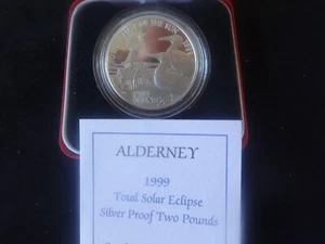 1999 SILVER PROOF ALDERNEY £2 COIN BOX + COA TOTAL SOLAR ECLIPSE - Picture 1 of 6