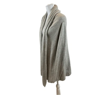 Cárdigan de mujer Club Monaco cachemir frente abierto gris jaspeado mediano/grande Foto 1 de 4