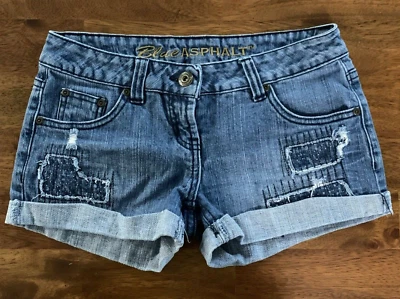 Shorts jeans vintage azul asfalto tamanho 5 elástico destruído remendado algemado - Imagem 1 de 4