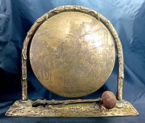 Large Vintage Freestanding Brass Gong & Mallet 'Changing Horses' Picture - Picture 1 of 10