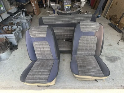 Asientos delanteros y traseros Ford Bronco 80-91 con cinturones de seguridad traseros OEM 1980-1991 PICKUP LOCAL Foto 1 de 4