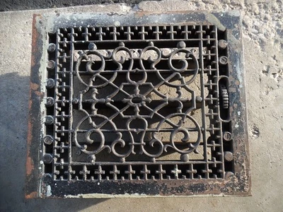 Grelha de registro de piso com persiana antiga Tuttle & Bailey ferro fundido 10 x 12 - Imagem 1 de 4