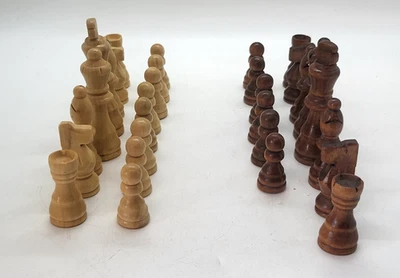 Small wooden chess set not complete - Image 1 of 4