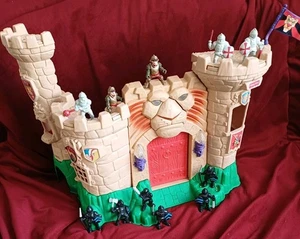 Fisher Price 1998 Great Adventures Lion Magic Castle Playset & Figures Vintage - Picture 1 of 23