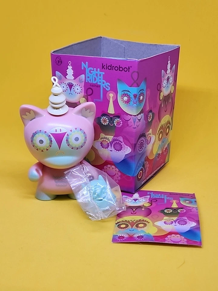 Kidrobot - Nightriders de Nathan Jurevicius - Vinilo 3" - Sassycakes - Abierto Foto 1 de 1