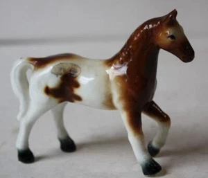 Horse Figurine Brown White Standing Ceramic Unmarked Bone China Horse Figurine - - Picture 1 of 1